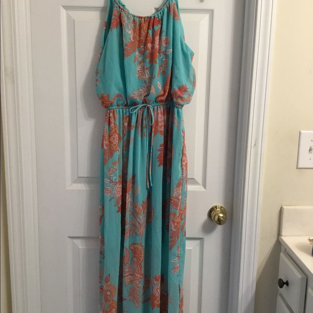 NWT women’s maxi dress L